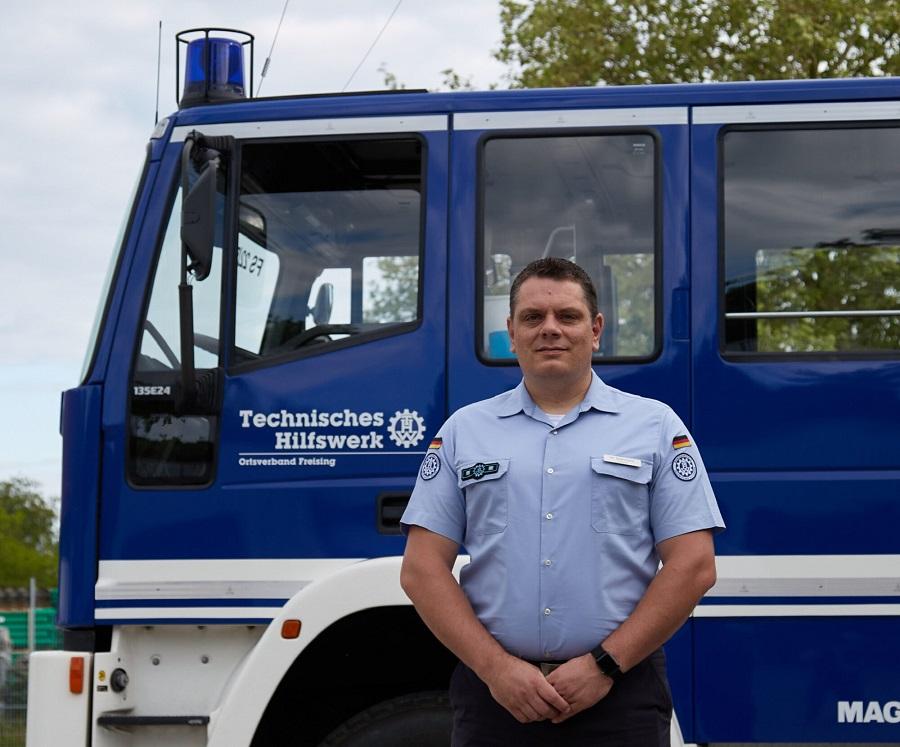 Marco Eisenmann Bild vor THW Truck
