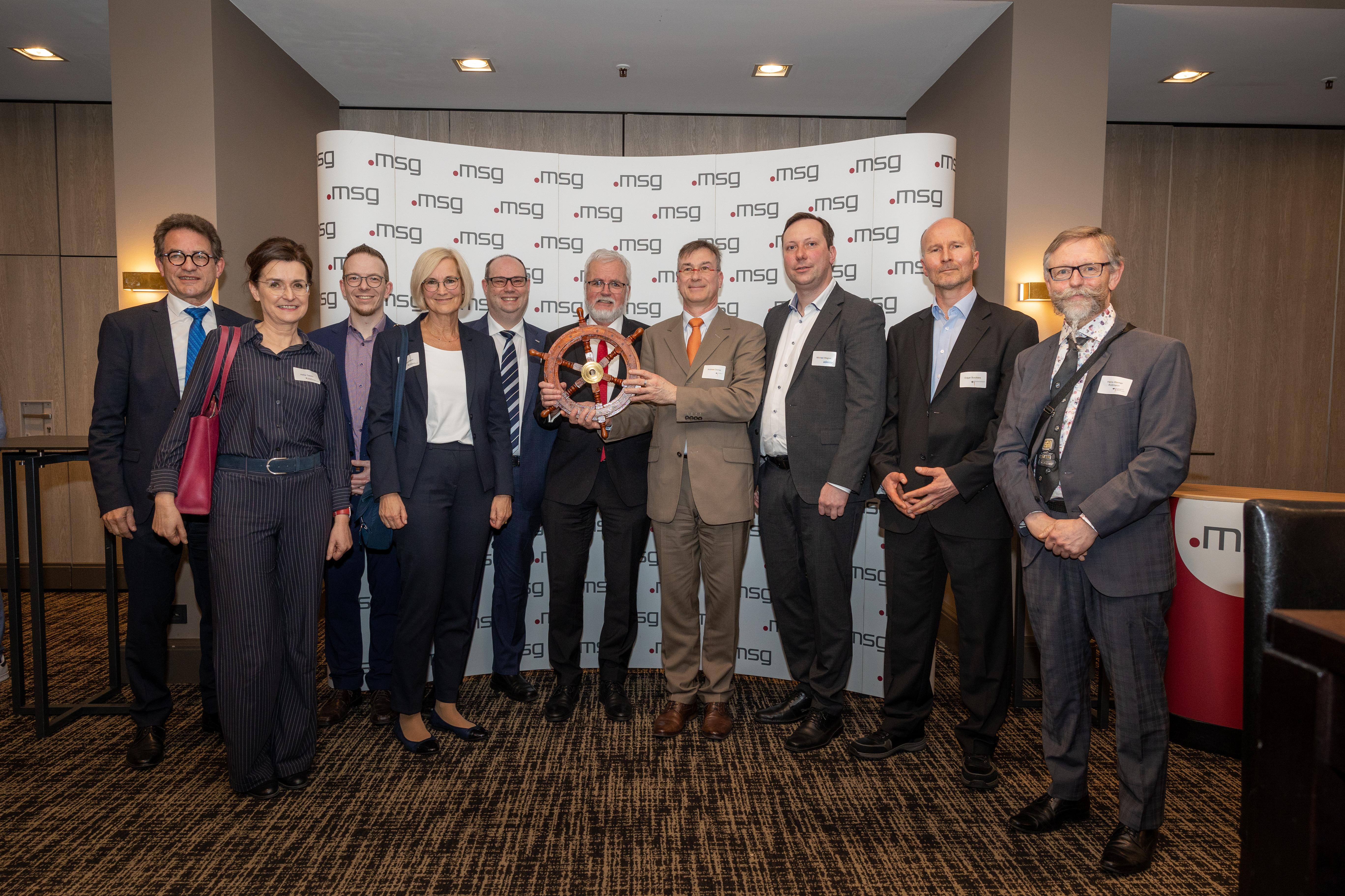 Namen der Personen (v.l.n.r.): Georg Birgelen, Heike Toledo, Björn Babel, Gisela Bonni, Hans-Jörg Hofmann, Peter Dicke, Andreas Dorner, Michael Wegner, Edgar Borchers, Hans-Werner Rüßmann Namen der Personen (v.l.n.r.): Georg Birgelen, Heike Toledo, Björn Babel, Gisela Bonni, Hans-Jörg Hofmann, Peter Dicke, Andreas Dorner, Michael Wegner, Edgar Borchers, Hans-Werner Rüßmann