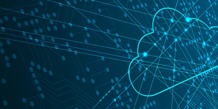  Abstrakte Illustration einer vernetzten Cloud auf digitalem Schaltkreis-Hintergrund.