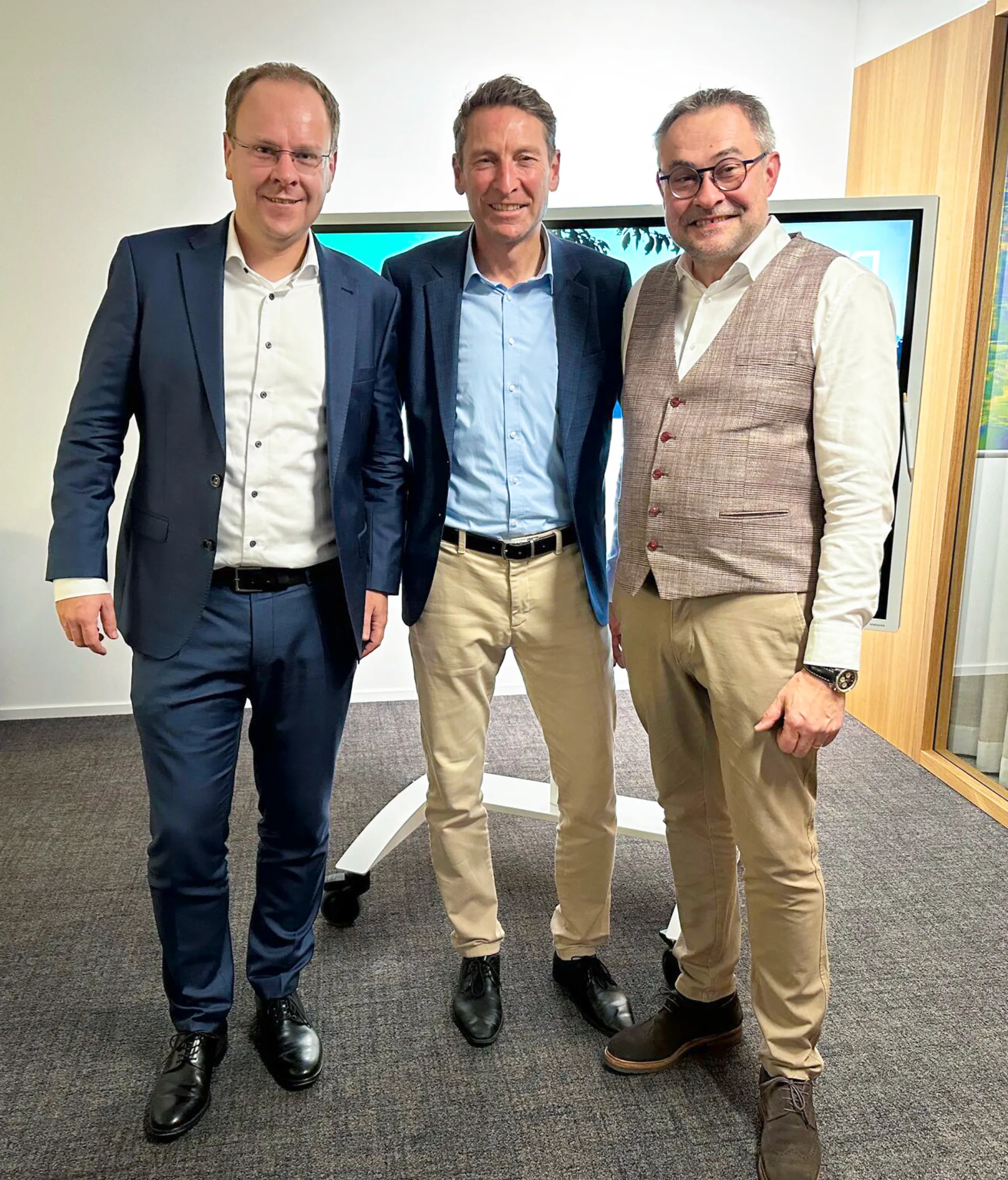 (v. l. n. r.): Dr. Jürgen Zehetmaier (CEO msg-Gruppe), Oskar Zodel (CEO msg Suisse) und Francis Koehler (Head Core IT Solutions Helvetia).