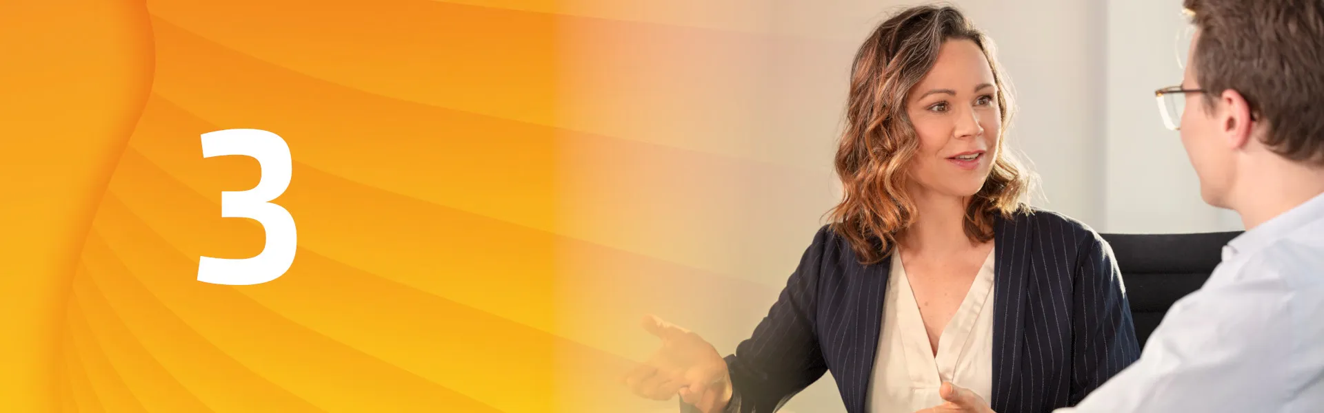Onboarding Feedbackgespräch Foto für Website 1920x600 mit Zahl